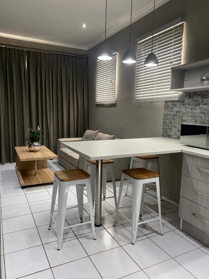 Adventure Apartment - Colchester - 5Km From Elephant Park Exterior foto